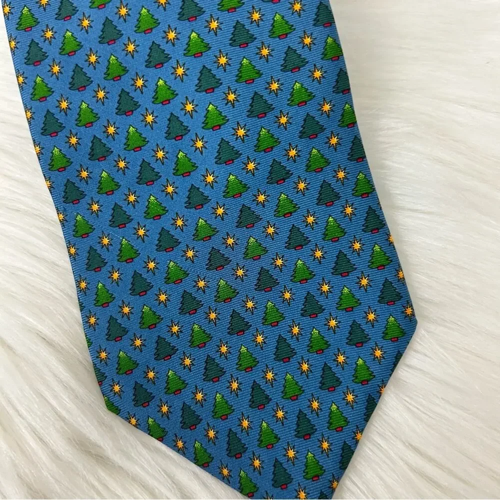 Brooks Brothers Men’s Silk Christmas Tree Print Tie
